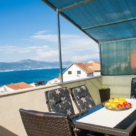Bluesky Apartment *
