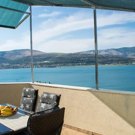 Bluesky Apartment *