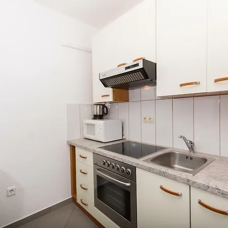 Bluesky Apartment *
